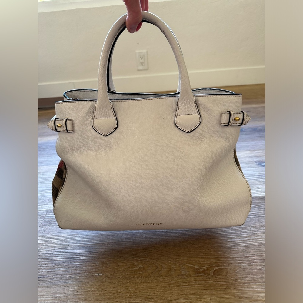 Burberry Banner Bag White a leather Medium